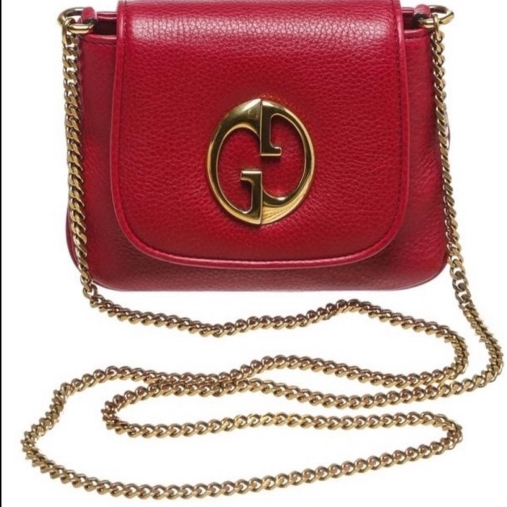 GUCCIPebbled Calfskin Small1973
Chain Shoulder Bag
